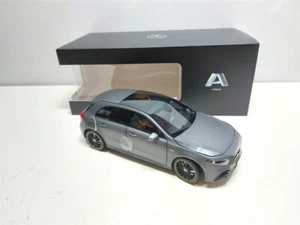 Mercedes-Benz Klasse A W177 Grigio opaco del 2018 - 1/18 Norev - Imagen 1 de 9