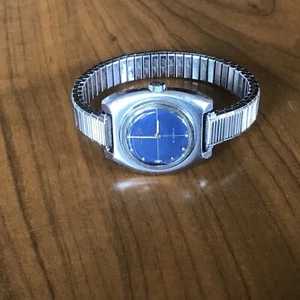 NOT WORKING 70's Vintage Citizen Hand-Winding Movement Japan Made Woman Watch. - Picture 1 of 7
