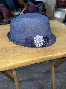 Children’s Place Blue Chambray Fedora Hat With Flowers Size S Summer Hat - Picture 1 of 7