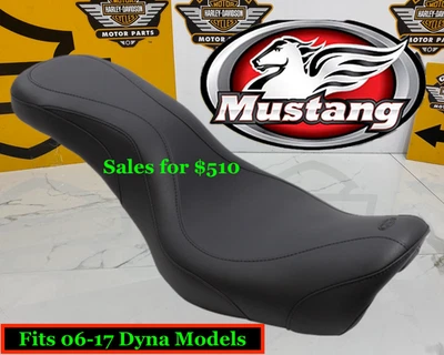 Asiento de motocicleta Mustang Harley Dyna Daytripper 2-Up 06-17 Foto 1 de 4