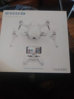 Yuneec Breeze 4K 相机无人机全新开箱从未使用过 — 第 1/3 张图片