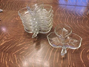 VINTAGE HAZEL ATLAS PRESSED GLASS 3 LEAF CLOVER SERVING CANDY DISH TIDBIT BOWL - Picture 1 of 5