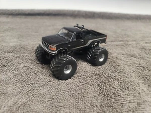 Customized 1992 Ford F-150 4x4 Lifted 1/64 Diecast Metal Monster Truck OBS - Picture 1 of 7