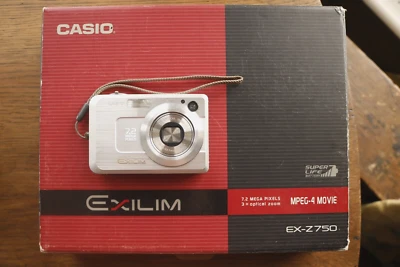CASIO EXILIM EX-Z750 Digital Camera 7.2 MP + Battery + Charger BOXED + TESTED - Image 1 of 4