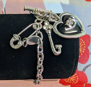 Juicy Couture Silver Tone Black Heart Charm Link Chain Toggle Bracelet - Picture 1 of 10