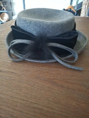 Sombrero Galliano Sorbatti 100 % lana para mujer banda de terciopelo negro ¡Loco! Foto 1 de 4