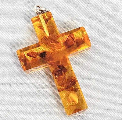 Colgante Cruz Resina Ámbar con Fianza Esterlina 32x22mm Brillo UV Chips Foto 1 de 4