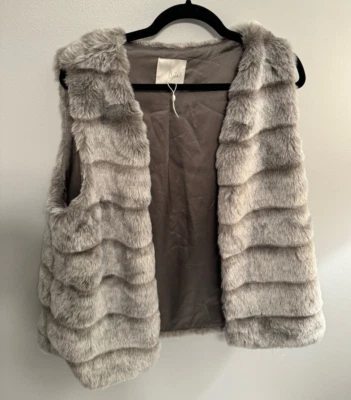 Chaleco de felpa de piel sintética Joie Andrina en gris talla grande para mujer Foto 1 de 4