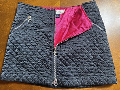 Falda Tommy Hilfiger, Acolchada Negra, Forrada Fucsia Doble Cremallera Junior Niña 10 ¡Bonita! Foto 1 de 4