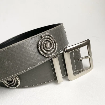 Cinturón De Colección Escada Cuero Gris Italia Plata Metal Remolinos Detalle W 28 29 30 Foto 1 de 4