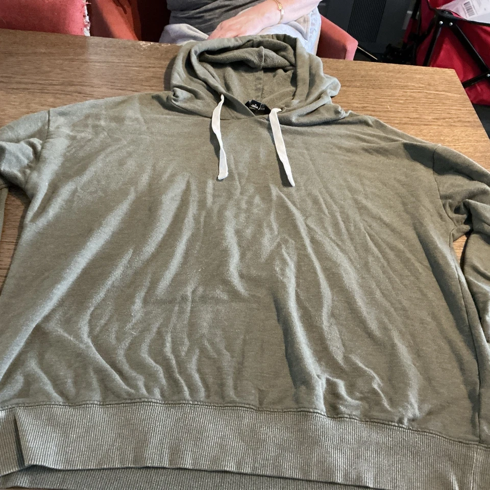 Pullover Buffalo David Bitton Para Hombres Manga Larga con Cordón Verde Sudadera con Capucha Mediana Foto 1 de 4