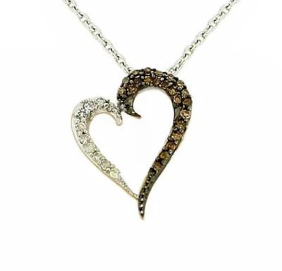 Кулон в виде сердца из белого золота 10 карат с шоколадными коричневыми и белыми бриллиантами 0,25 карата - Изображение 1 из 3