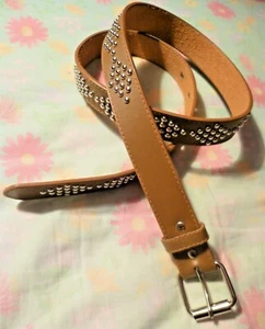 NWOT BROWN LEATHER BELT SIZE M-L ~ 46.5" L WITH MARQUISE PATTERN SILVER STUDS - Picture 1 of 10