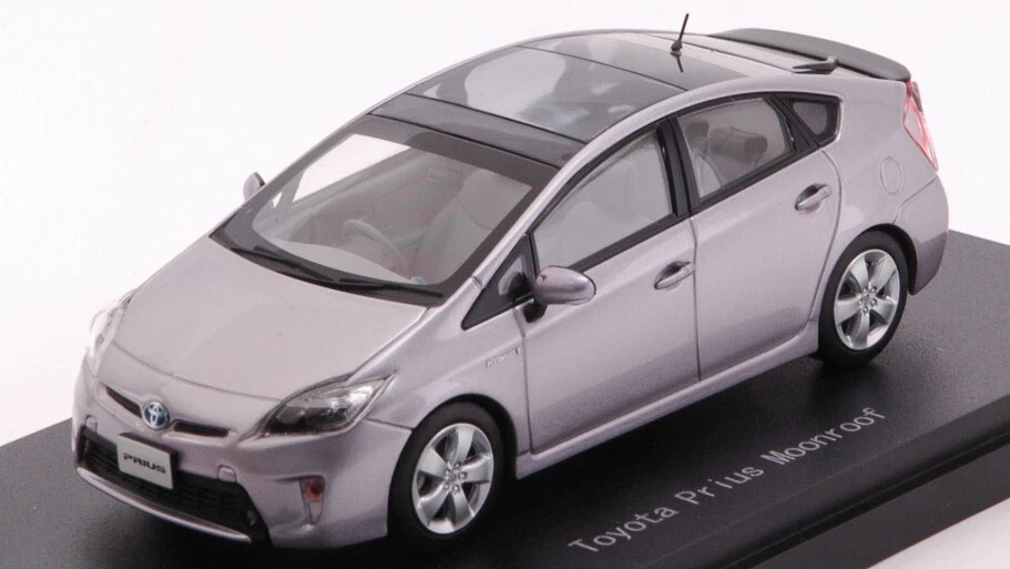 TOYOTA PRIUS MOONROOF LIGHT PURPLE MICA METALLIC 1:43 - Immagine 1 di 1