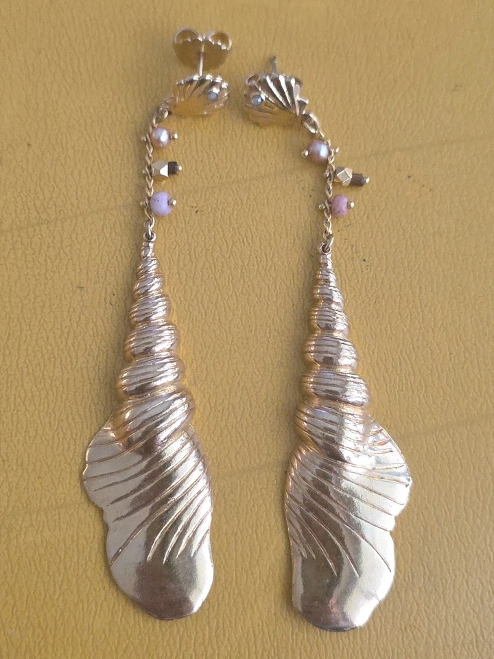 PRECIOSOS ARETES CONCHA CHAPADOS EN ORO AMARILLO BIJOUX GAS VINTAGE MÁS RAROS Foto 1 de 4