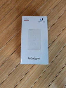 Ubiquiti POE-24-7W-G-WH Adaptateur PoE Gigabit 24V 7W 0.3A - Photo 1/3