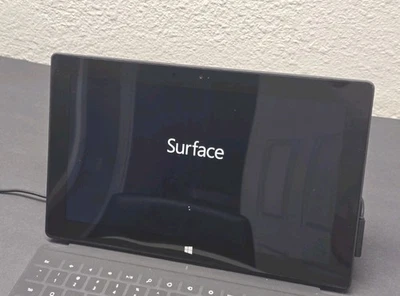 Microsoft Surface RT 2012 1572 Tablet 25GB RT Edition Windows - *Leia* - Imagem 1 de 4