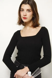 LUCY PARIS MARIANNE SQUARE NECK SWEATER BLACK NWT New Medium Reg $75 - Picture 1 of 3