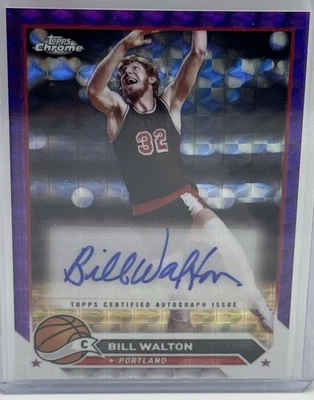 Autógrafos cromados Topps 2023 púrpura geométrico #CGBW BILL WALTON AUTO RTG Foto 1 de 2