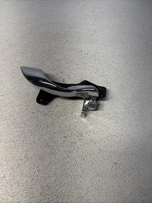 00-05 CADILLAC DEVILLE PASAJERO INTERIOR MANIJA DE PUERTA P/N 25705254 GENUINO OEM Foto 1 de 4