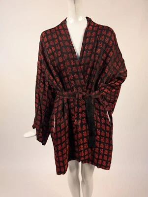 VINTAGE 1960’S CHINESE EMB MEN’S REVERSIBLE SMOKING JACKET W MATCHING BELT - Image 1 of 4