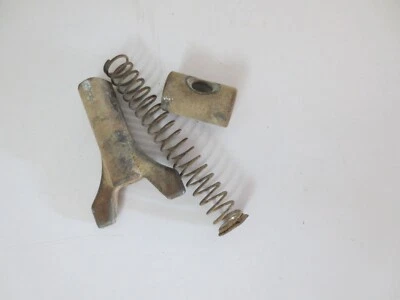 Kawasaki Prairie 360 2005 4x4 usado OEM una tuerca espaciadora de resorte de freno trasero Foto 1 de 2