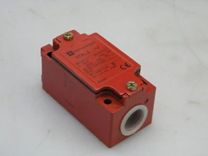 Corpo interruttore di limite Telemecanique XCK-J...H7 - Foto 1 di 1