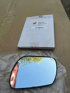 MG8 125 MAZDA 2 N/S MIRROR GLASS 8C649LO700 NEW OLD STOCK - Picture 1 of 7