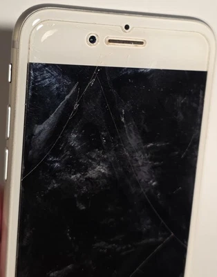 Apple iPhone 8 - 64 GB - Silver (Verizon) - Image 1 of 4