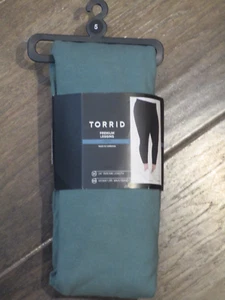 TORRID CROP LENGTH SIGNATURE  WAIST FOREST GREEN LEGGINGS SIZE 5 (5X/ 28) - Picture 1 of 1