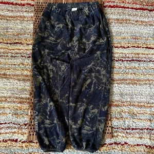Nike ACG Wolf Tree Green Grey Camo Polartec Fleece Joggers Pants Medium M - Picture 1 of 3