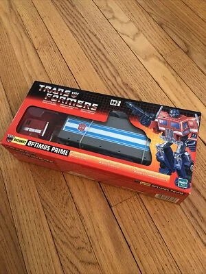 SEALED TRANSFORMERS 2002 OPTIMUS PRIME COMMEMORATIVE SERIES 1 - Image 1 of 4