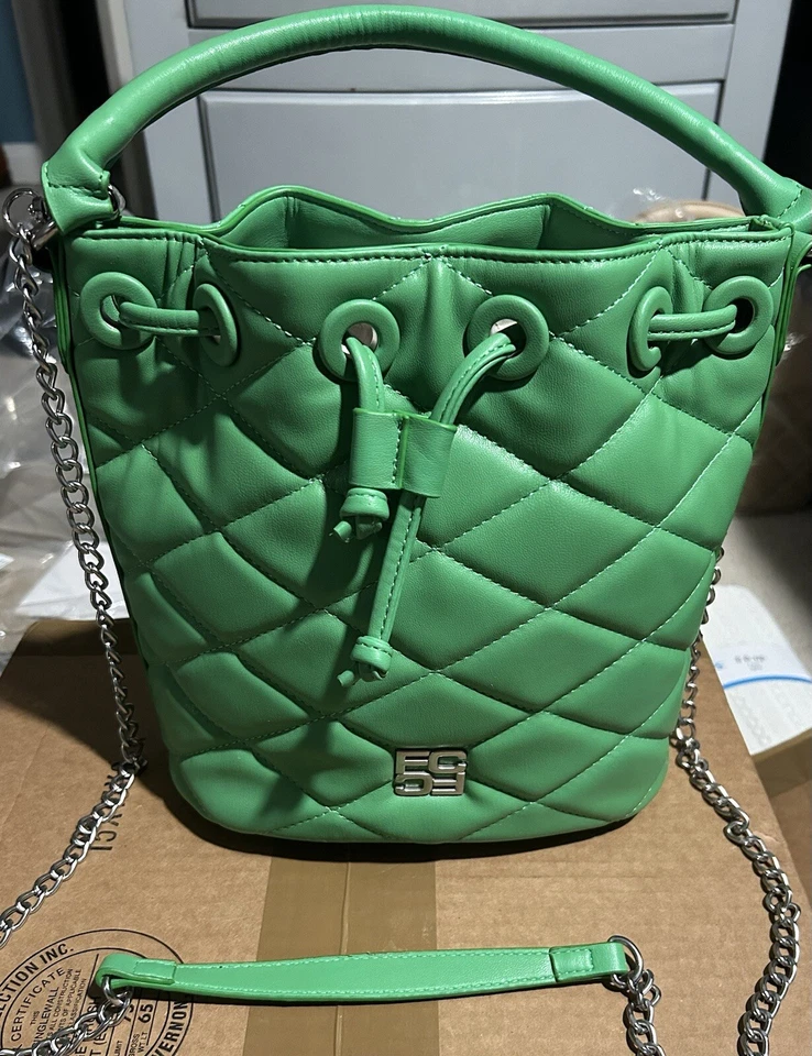 Bolso cubo verde lima French Connection Foto 1 de 3