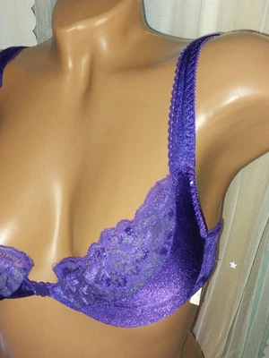 DE COLECCIÓN SEXY BILL BLASS 34B ENCAJE BRILLANTE UW PÚRPURA AÑOS 80 SUJETADOR NAILON SEDOSO NUEVO RECATADO Foto 1 de 4