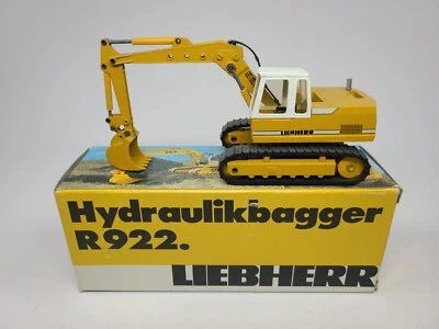 Liebherr R 922 Excavator - Conrad 1:50 Scale Diecast Model #2825 - Image 1 of 4