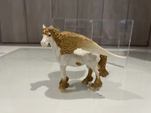 Pegasus Figure flying horse 4 inch Gold + White Detailed Figure 2013 statue - Picture 1 of 9