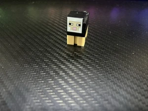 LEGO Minecraft The Mountain Cave Exclusive Black Sheep Minifigure *VERY RARE* - Picture 1 of 3
