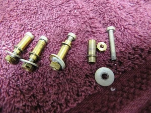 GARRARD RC88 RC98 RC121 4x MOTOR Mounting Screws Nuts & Spacers Turntable - Picture 1 of 2