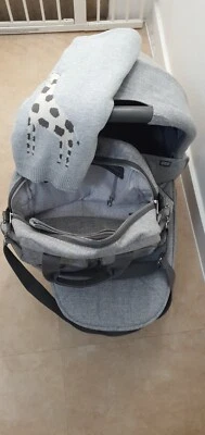 Asiento de buggy abatible XT con bolsa de viaje y manta Foto 1 de 4