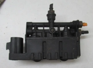 RANGE ROVER SPORT L320 2005 FRONT AIR SUSPENSION VALVE - Picture 1 of 3