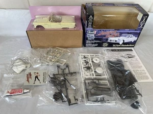 Revell 1/25 '56 Ford Thunderbird American Graffiti Plastic el Kit corpo in me... - Foto 1 di 6