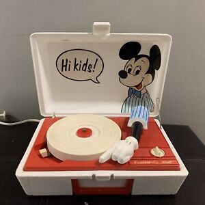 VINTAGE Mickey Mouse Concert Hall Record Player model # 3122.