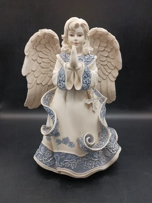 VTG Sarah’s Angels Figurine LuAnn 8" Musical Angel Praying Plays Amazing Grace - Image 1 of 4