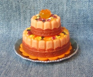 NETFLIX Zuru Mini Brands Bridgerton Scented Cake Miniature Toy Figure THK19 - Picture 1 of 2