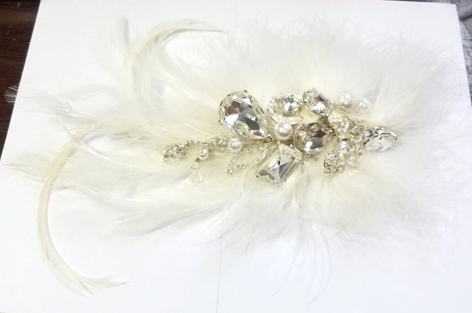 Vtg Ivory Feathers Silver Tone Rhinestone Faux Pearl Hair Clip Wedding Fashion - Image 1 of 4