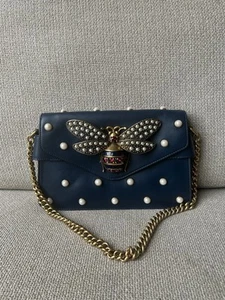 Gucci Bee Pearl Chain Bag - Picture 1 of 13