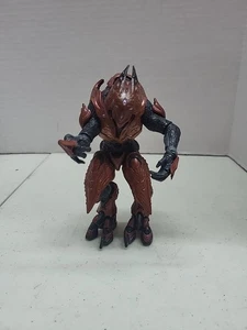 McFarlane Toys | Elite Zealot | Figura de acción Halo 4 con casco  - Imagen 1 de 6