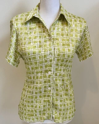 Camisa informal de esquina para mujer con textura verde y blanca satinada a cuadros abotonada mediana Foto 1 de 4