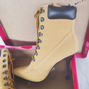 Vintage Women Size 9 Lace Up Ankle Boots Stiletto Heel Tan Xhilaration ETERNITY  - Picture 1 of 6