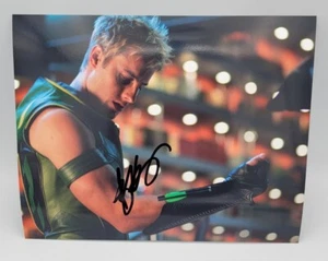 FOTO FIRMADA 8X10 JUSTIN HARTLEY FLECHA VERDE SMALLVILLE CERTIFICADO DE AUTENTICIDAD - Imagen 1 de 3